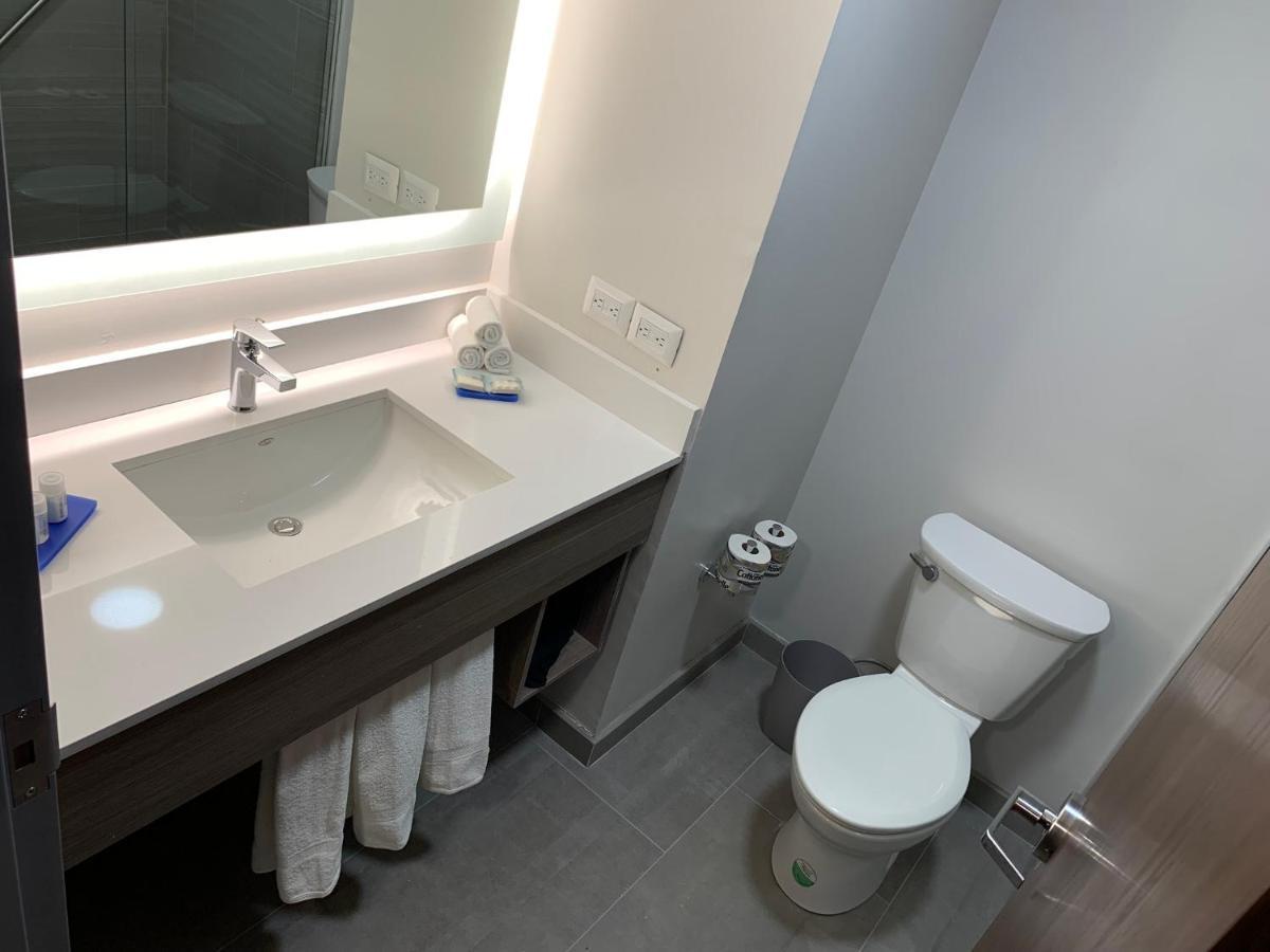 Holiday Inn Express - Guadalajara Vallarta Poniente By Ihg Zapopan Bagian luar foto