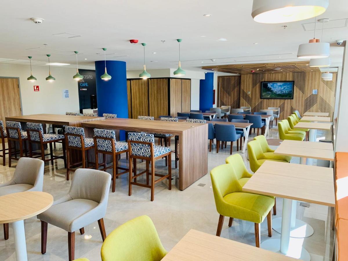 Holiday Inn Express - Guadalajara Vallarta Poniente By Ihg Zapopan Bagian luar foto
