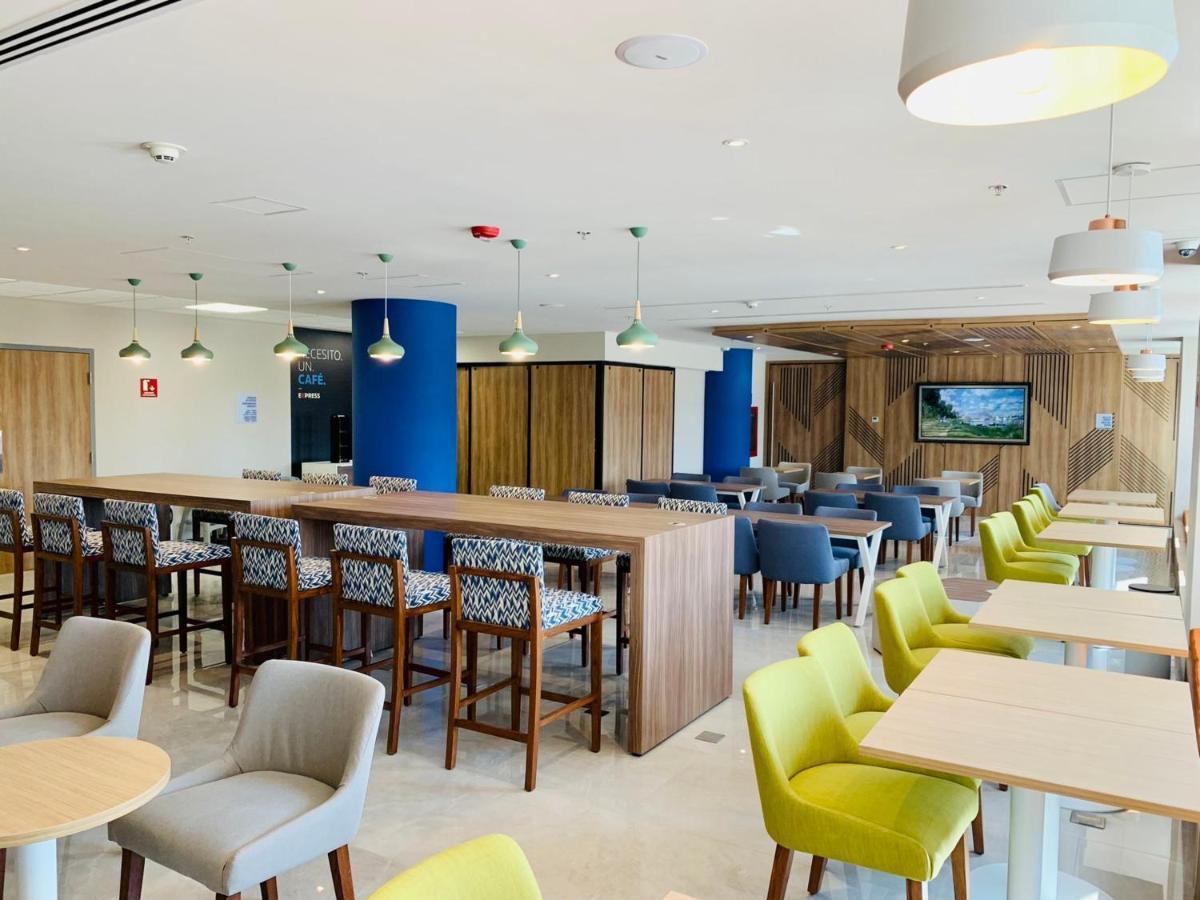 Holiday Inn Express - Guadalajara Vallarta Poniente By Ihg Zapopan Bagian luar foto