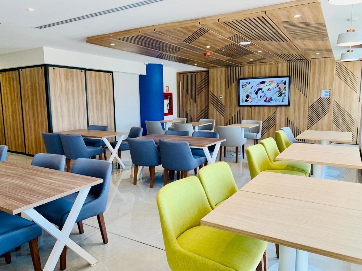 Holiday Inn Express - Guadalajara Vallarta Poniente By Ihg Zapopan Bagian luar foto